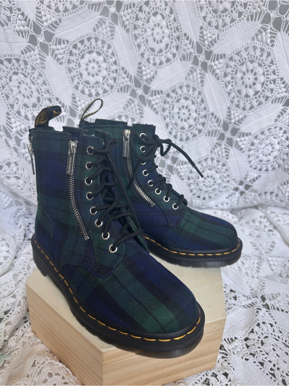 RARE Dr. Martens 1460 Zip Black Watch Tartan Plaid Boots Green Blue Size 7 EUC